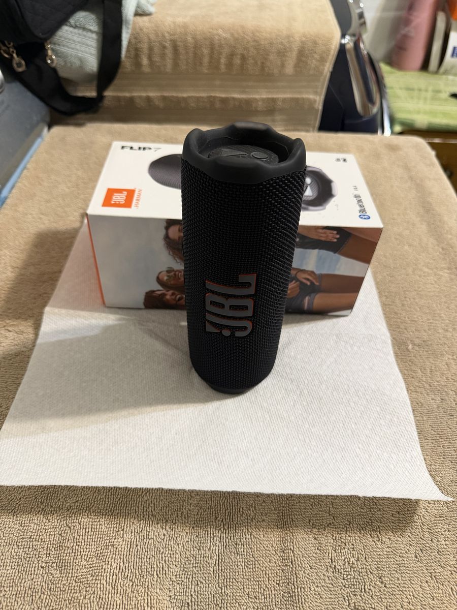 JBL Flip 7 Bluetooth Speaker