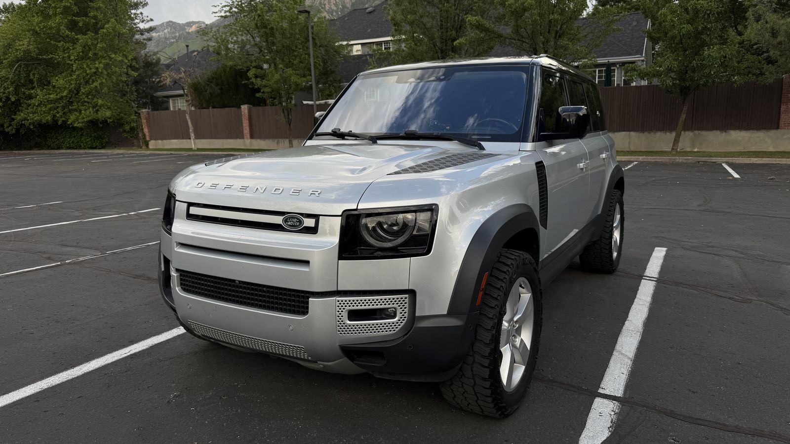 2022 Land Rover Defender 110 SE