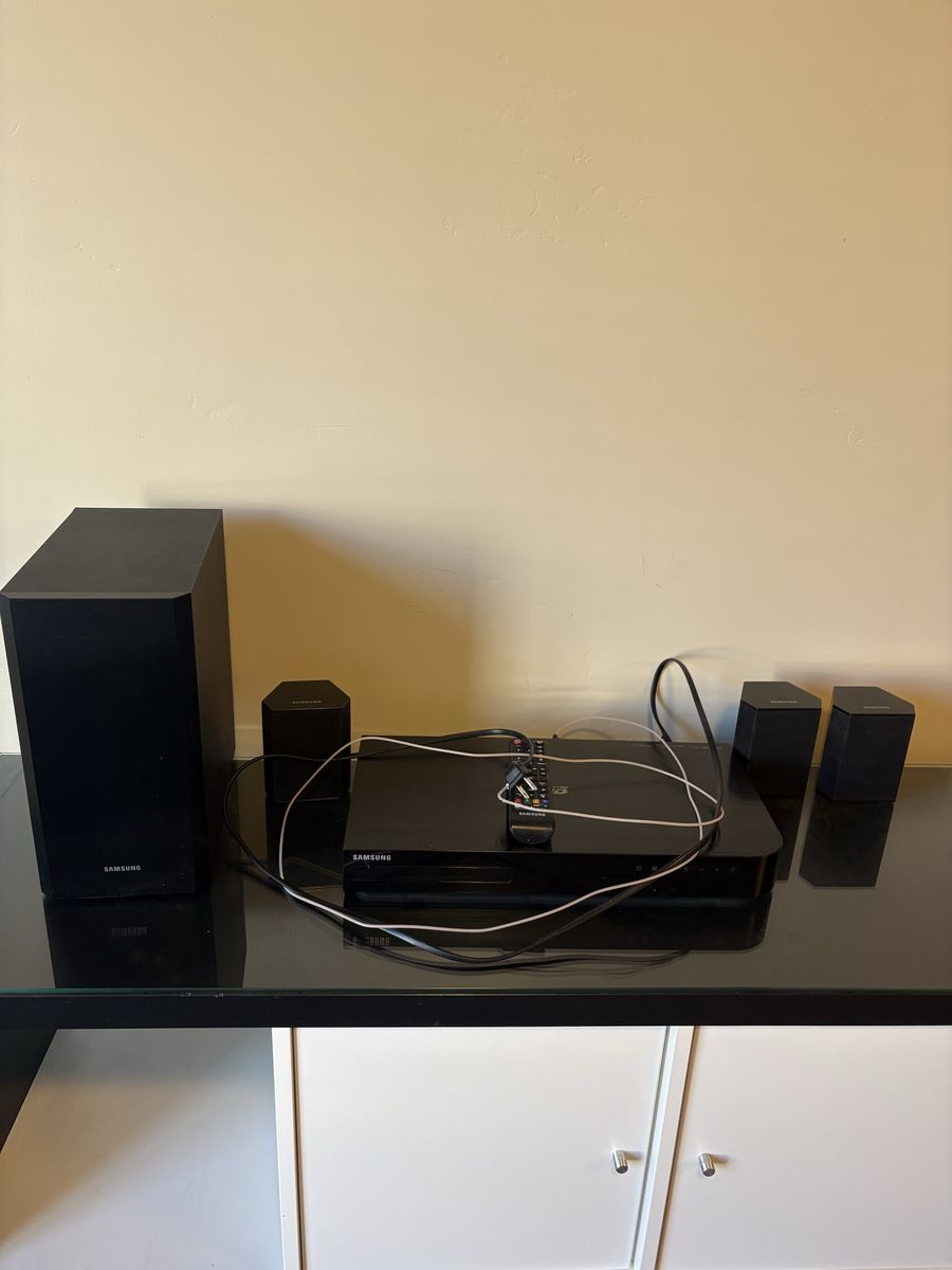 Main image 3