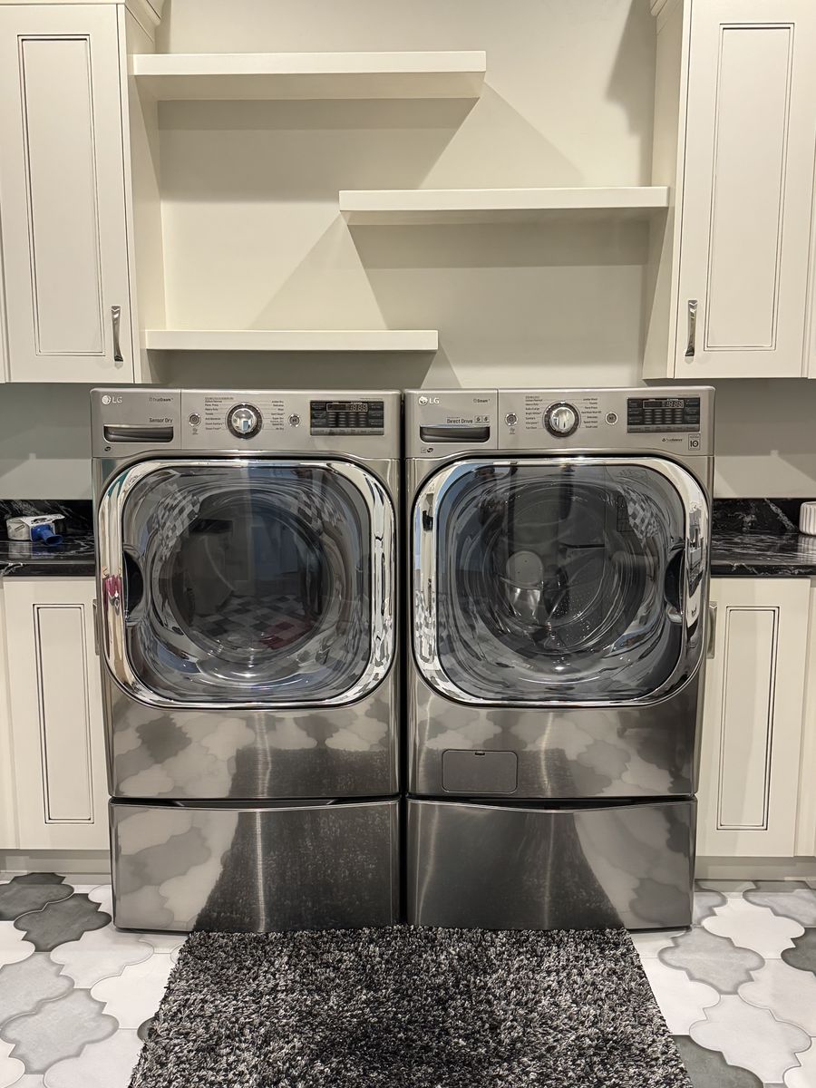 LG Extra Large Capacity Washer & Gas Dryer Set w/Sidekick pedestal washer