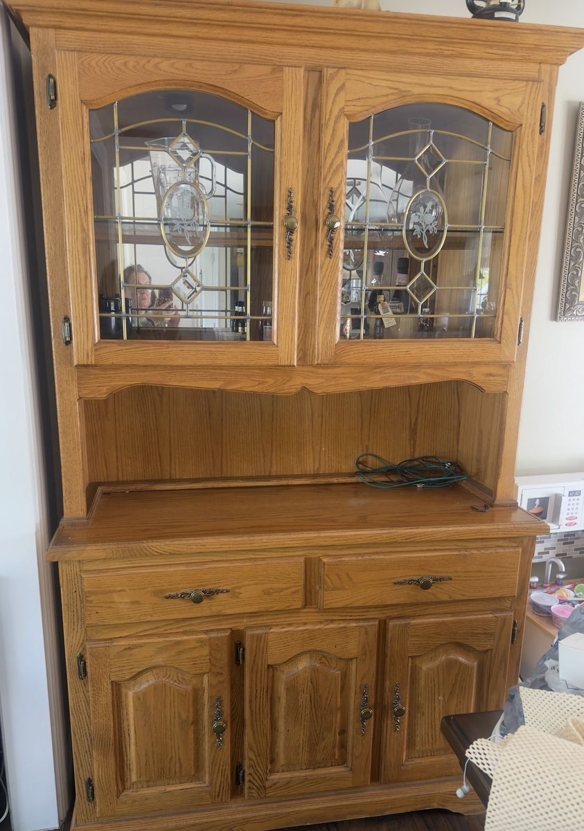 China cabinet- hutch