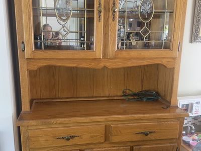 China cabinet- hutch