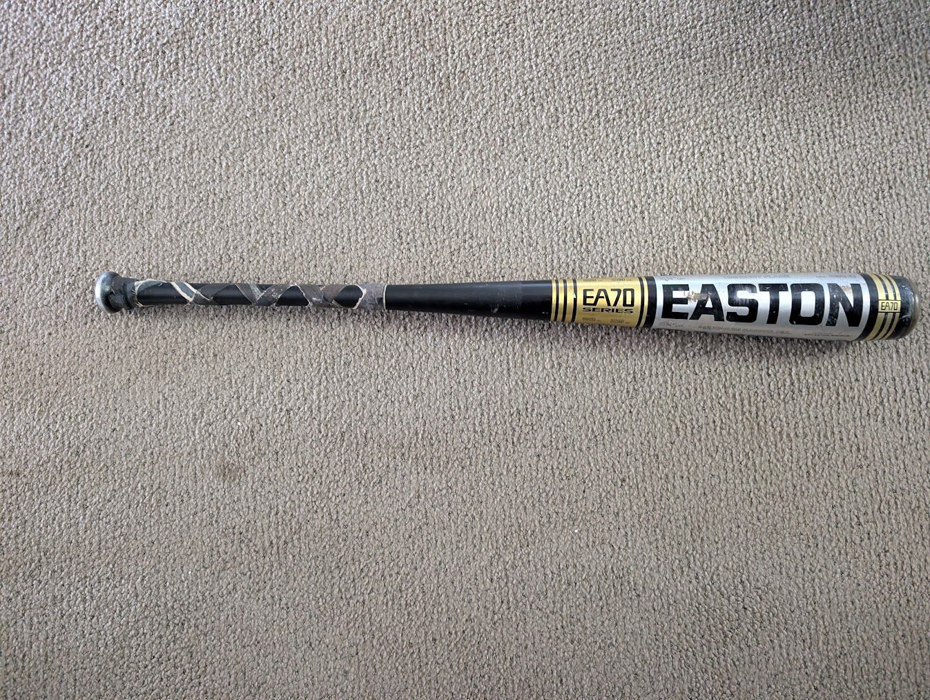 EASTON  EA70 Alloy Series Bat, 33" 29oz. 2 3/4 Diameter. Used one season