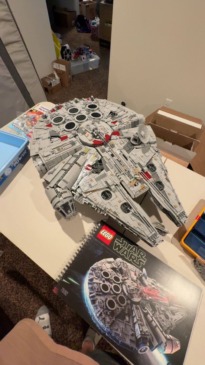 Lego UCS Millennium Falcon