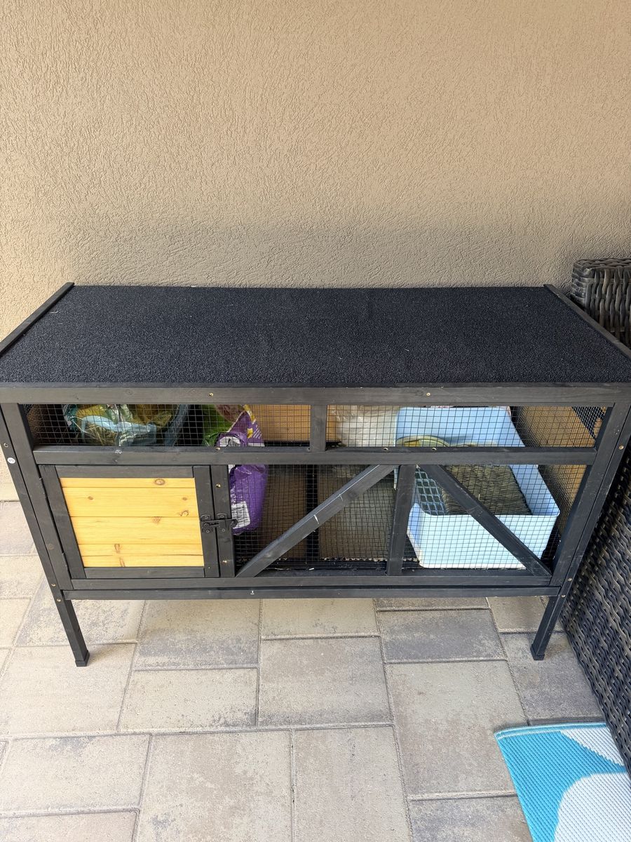 Rabbit Hutch/Cage