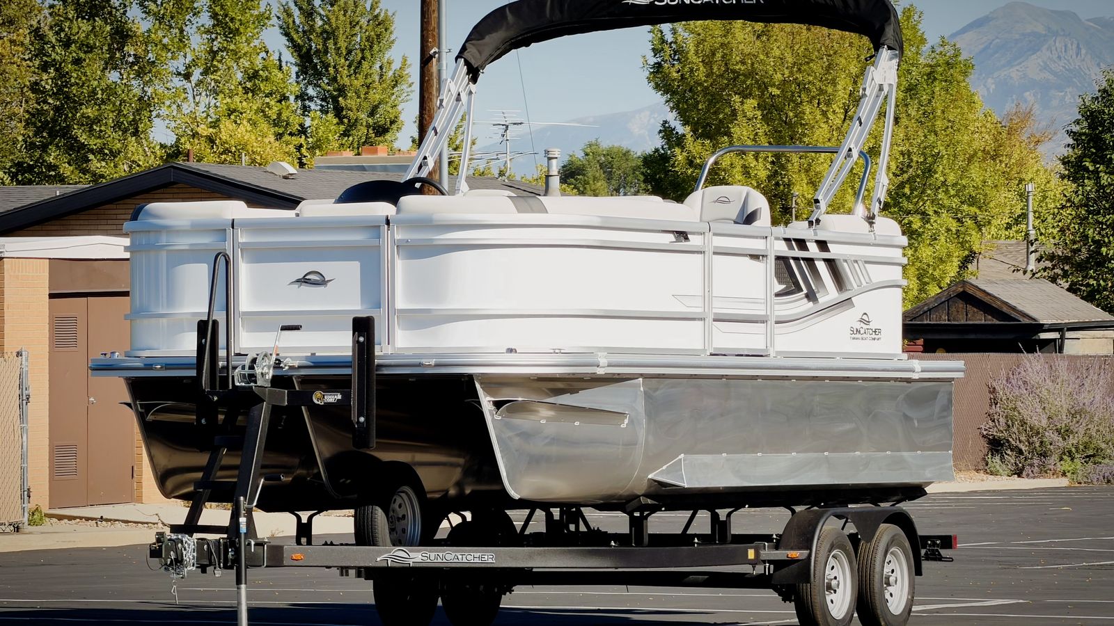 BRAND NEW 2027 SUNCATCHER SELECT 320RC – YAMAHA 115 HP Pontoon Boat