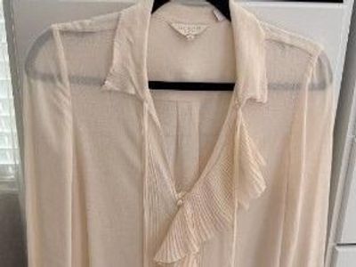 ed Baker Ruffle Blouse Tie Neck Top Women’s Size 2 (M) Cream Flowy Elegant Shirt