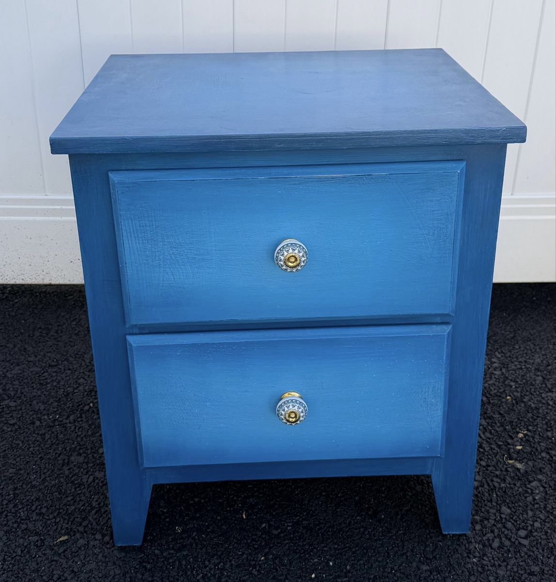 Kids nightstand