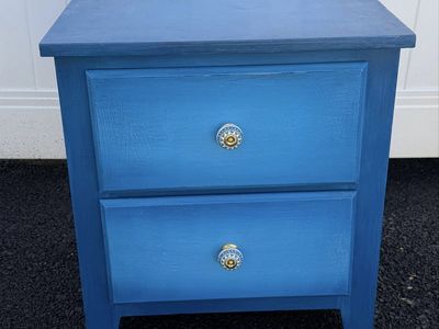 Kids nightstand