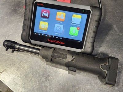 Auto tech tools. snap on autel scanner