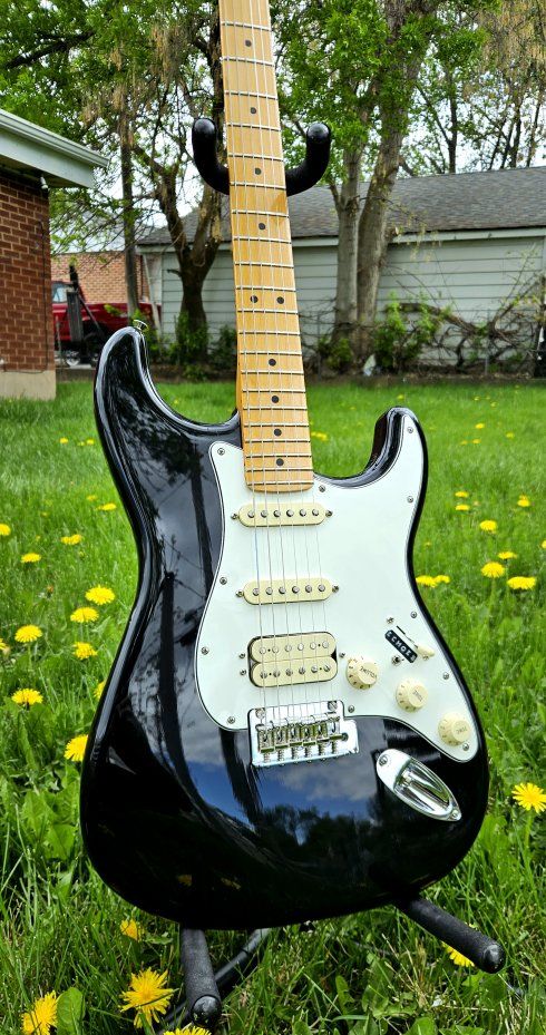 2024 70th anniversary player 2 HSS Stratocaster