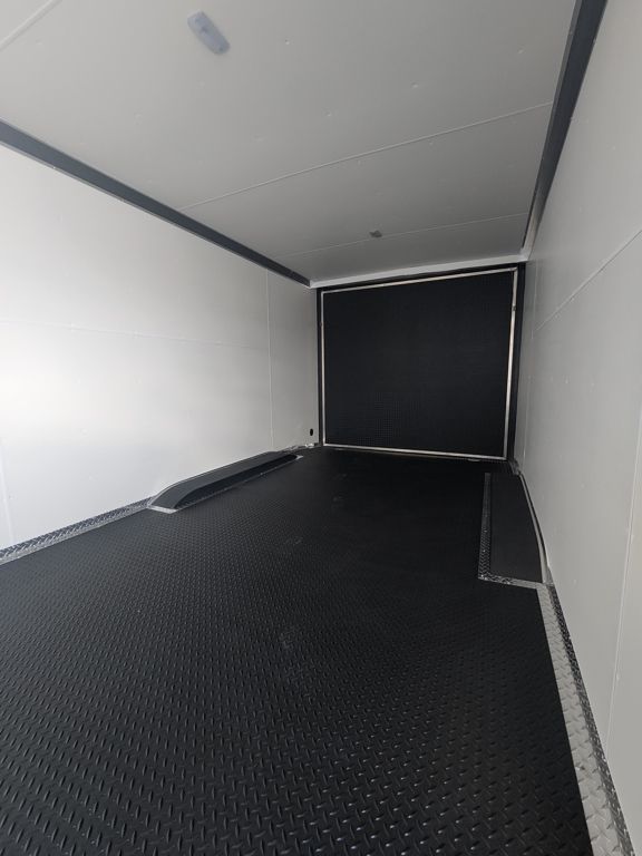 Main image 6