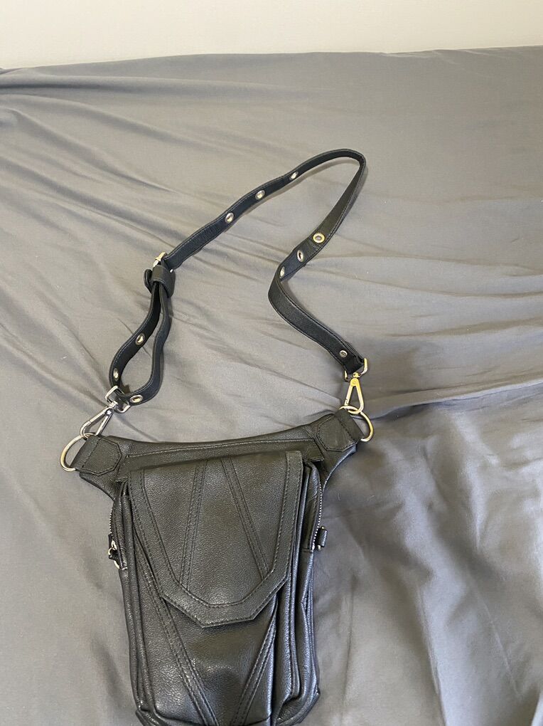 Black Leather Drop-Leg Thigh Streetwear Pouch