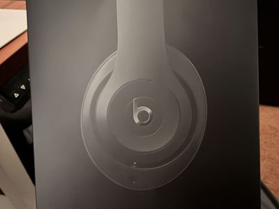 Brand New Beats Studio 3