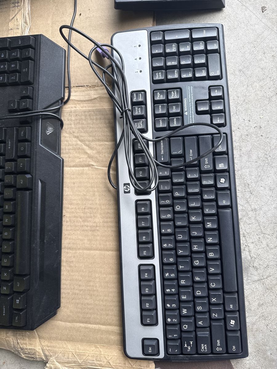 HP USB Wired Keyboard, Black & Silver, Standard QWERTY Layout, PS/2 Adapter Included