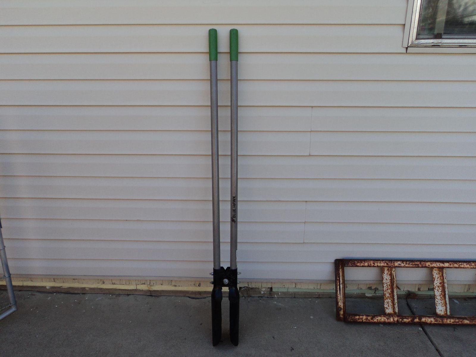 Blue Hawk Post Hole Digger
