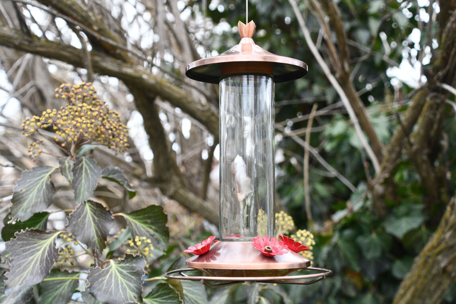 NEW HUMMINGBIRD FEEDER ~ METAL & GLASS ~ HEIGHT 11" ~ VERY NICE!