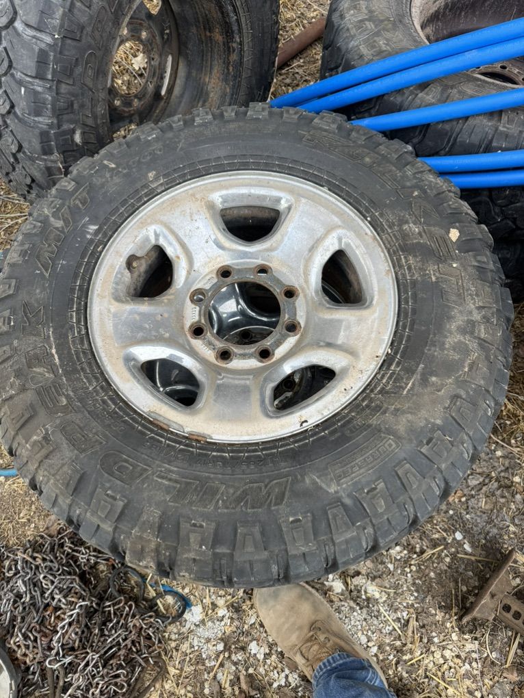 2857017 wheels And Tires