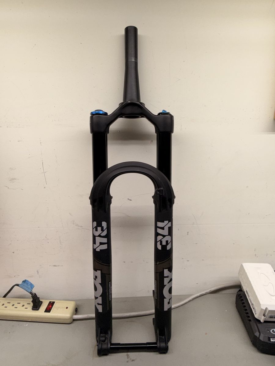 Fox 34 Performance Elite 130mm fork. Grip X Damper, HSC, LSC, LSR adjust, 44mm offset