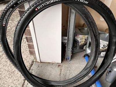 New Pair of Hutchinson Python Mountain Bike Tires 29x2.1 aka 700x54c
