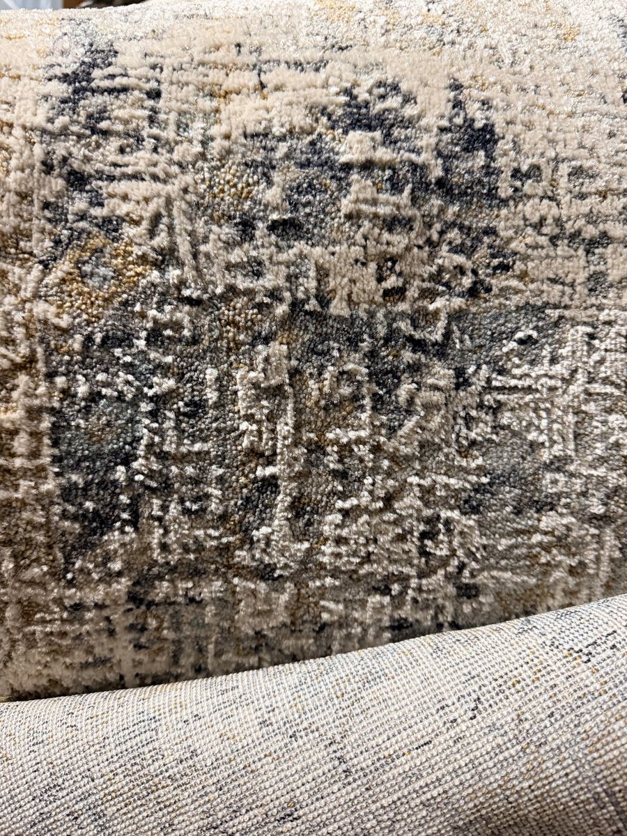 New. Loloi 9x13 Carpeted Area Rug With Fringe!
