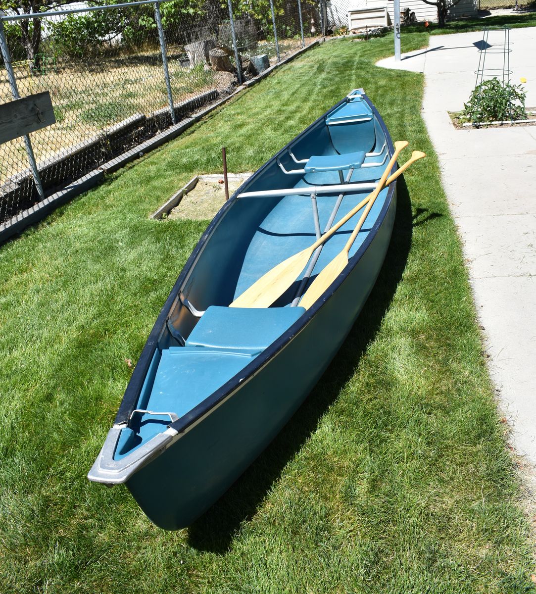 Coleman- 15ft, 3 man canoe