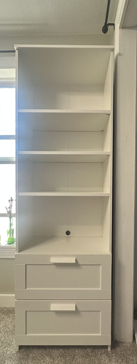 Beautiful white bookcase/shelf