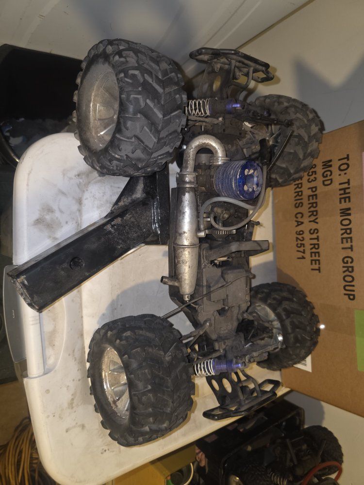 2 Used Nitro RC Car