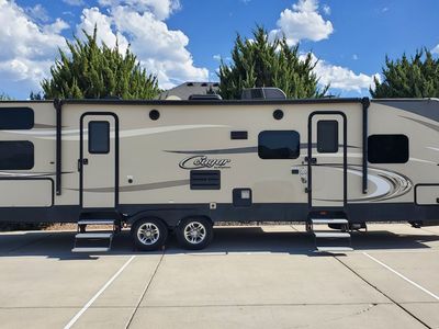2018 Keystone Cougar Half-Ton 31SQBWE Bunkhouse