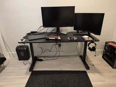 Black Gaming Desk with Headphone Hook - Excellent Condition