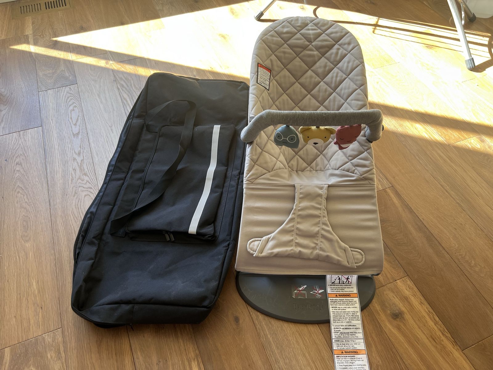 Baby Bjorn Bouncer Bliss Bundle with toy bar and storage bag
