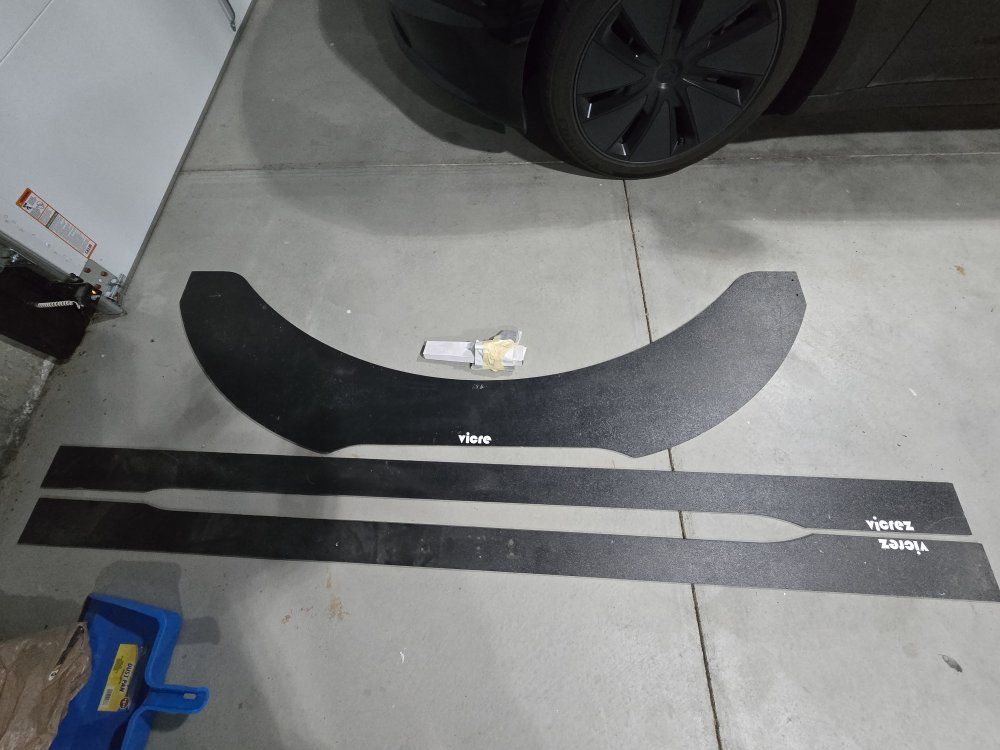 Front bumper Splitter & side skirts