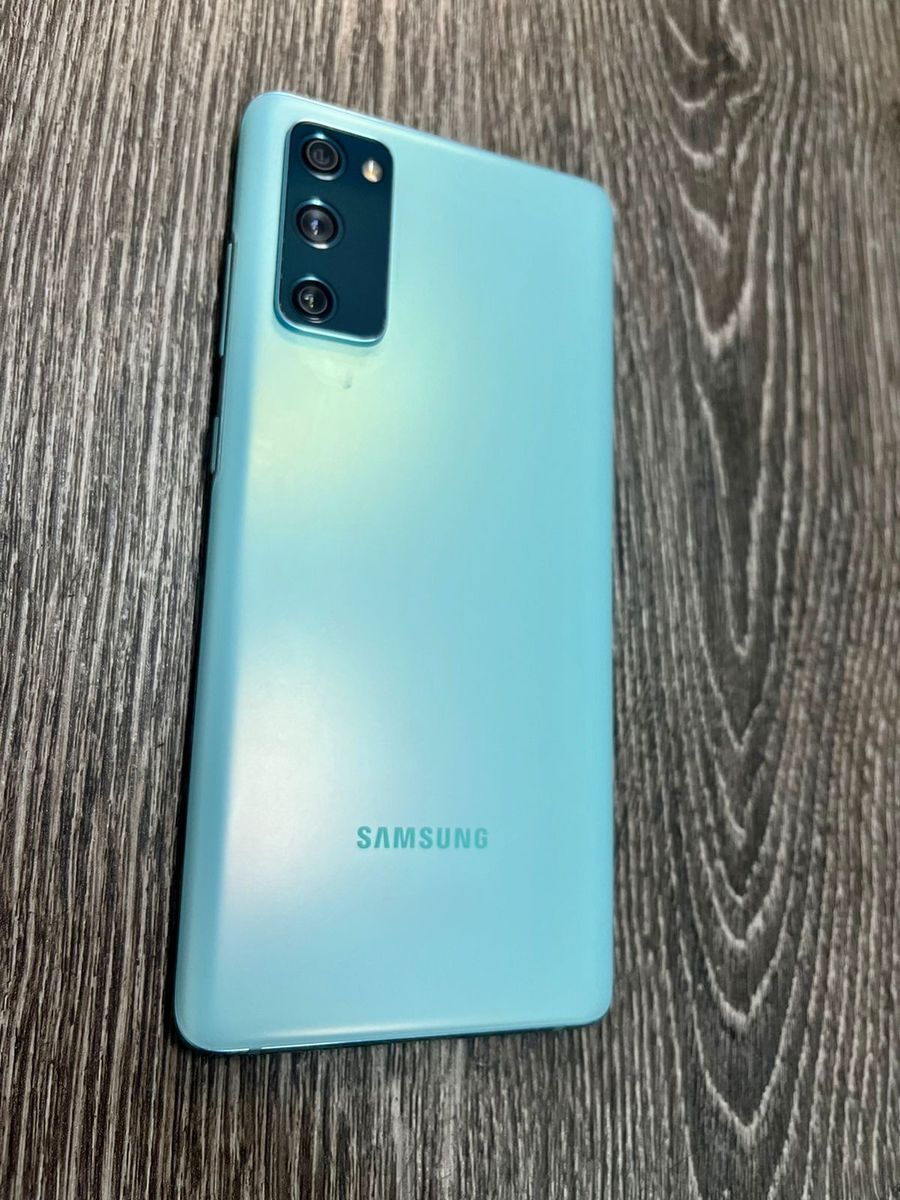 Samsung Galaxy S20FE 5G - 128GB - Unlocked