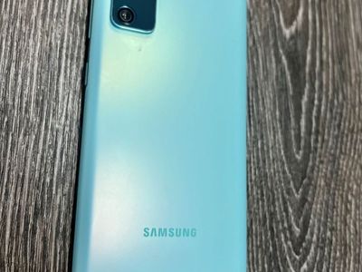 Samsung Galaxy S20FE 5G - 128GB - Unlocked