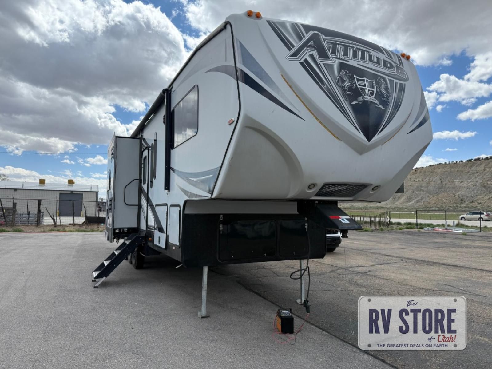 2017 Eclipse Attitude Garage Models 36TSG TOY HAULER, 5TH WHEEL, ATTITUDE, ECLIPSE