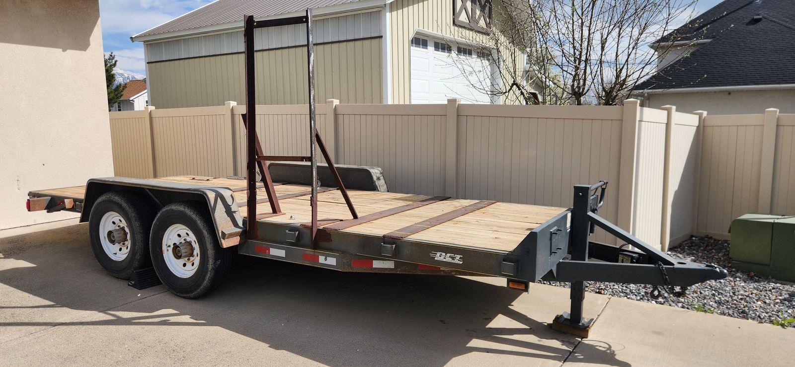 2004 Dressen 18 ft T/A Flatbed Trailer