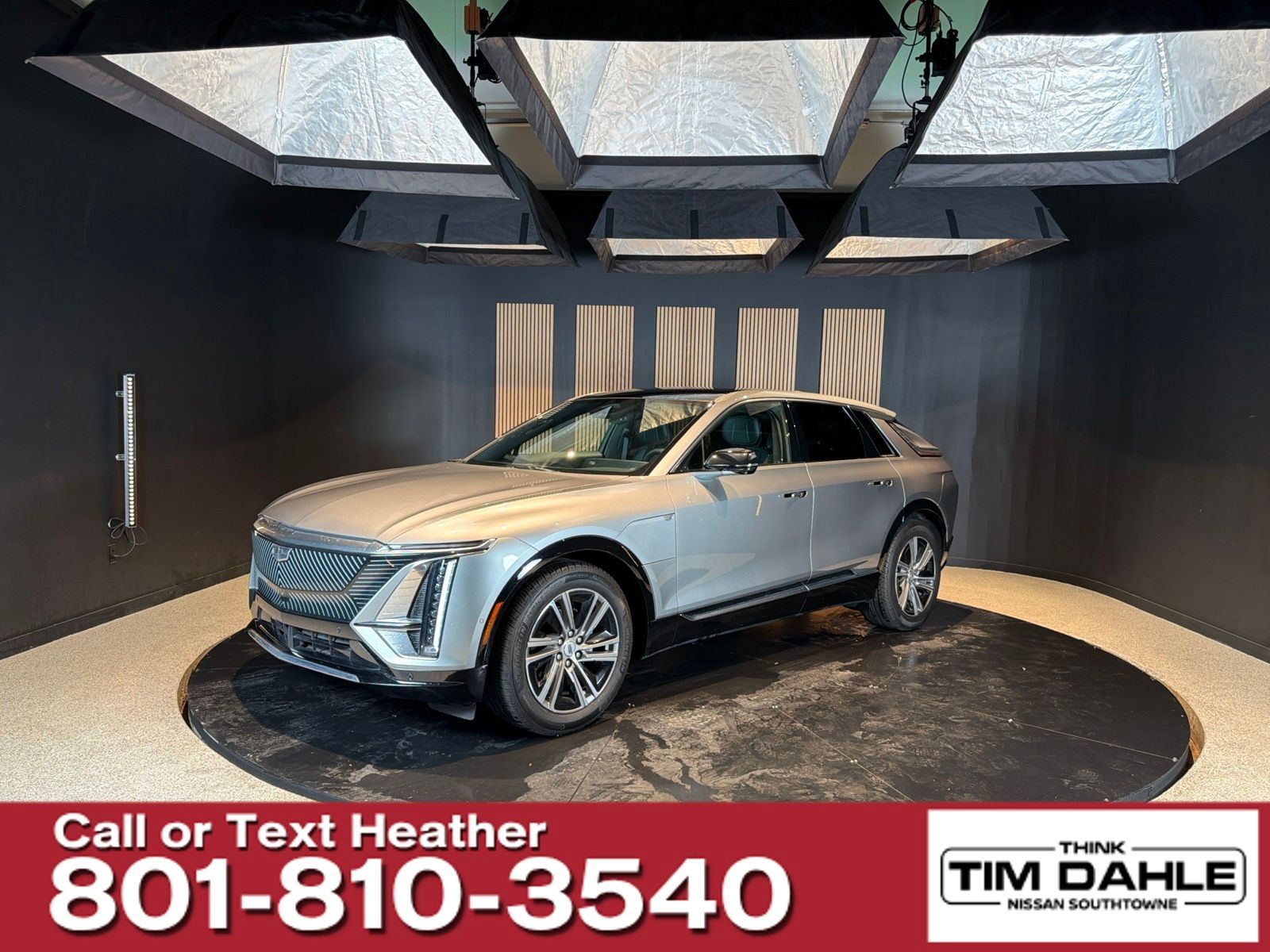 2024 Cadillac LYRIQ Luxury 1