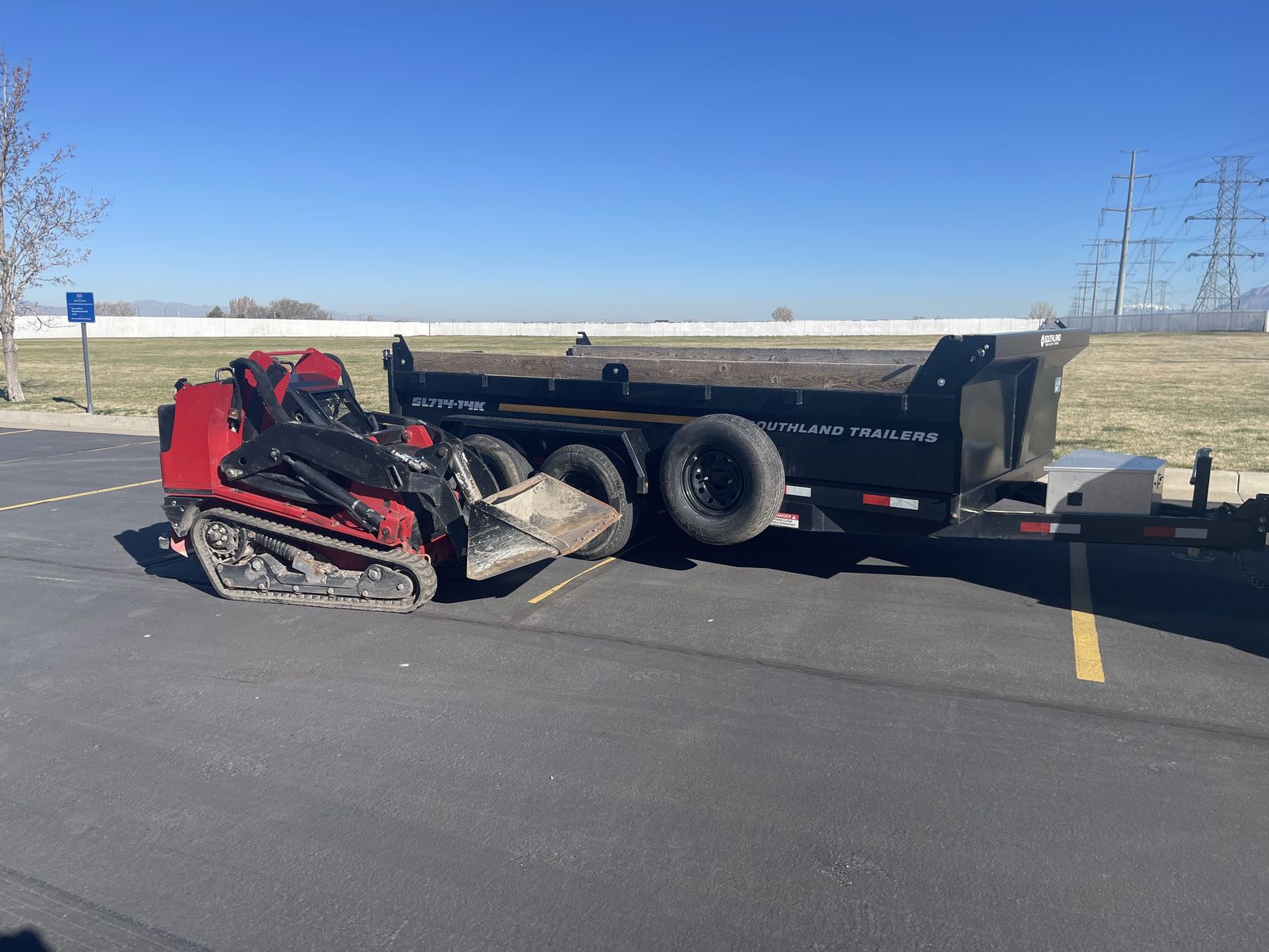 Mini Skid Steer + dump Trailer For Rent