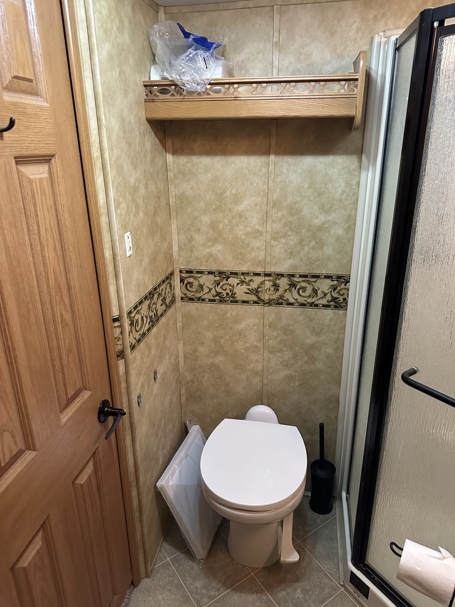 Main image 6
