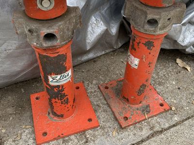 Pair of Ellis Heavy-Duty Adjustable Screw Jacks / Shore Jacks