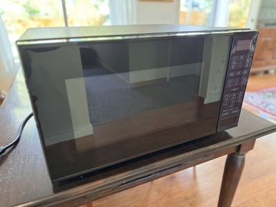 Wolf Stove Microwave 24” MW24 Built-in or Freestanding - Broken