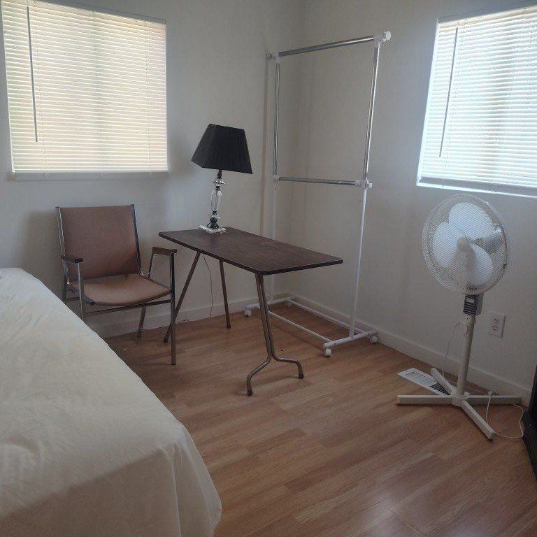 Cuarto de renta! Room for rent!