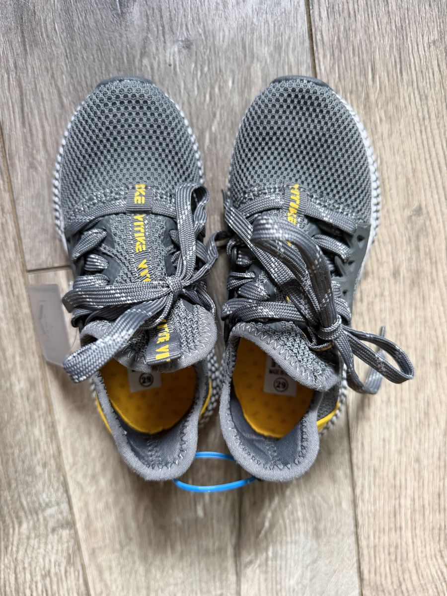 NEW lace up boys shoe Vitike size 29 (Europe Sizing), 11.5 US 