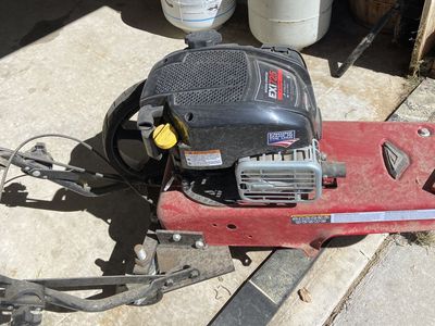 Briggs Straton EXI 725