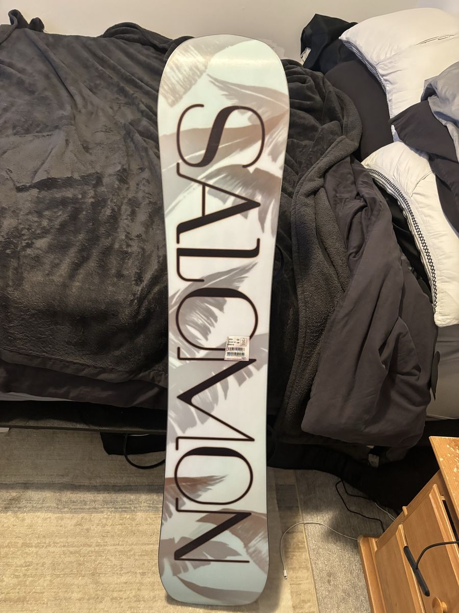 Salomon Snowboard w/ Salomon Bindings - Lightly Used All-Mountain Board