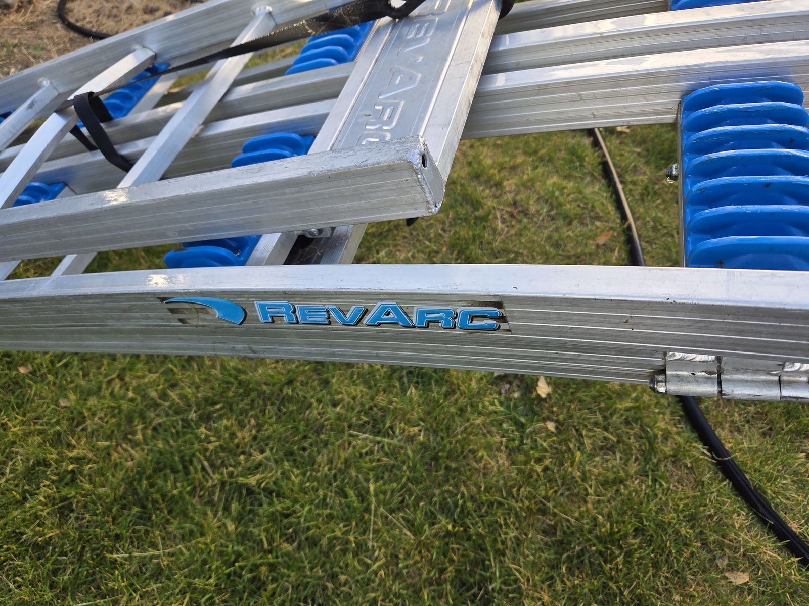 Snowmobile ramp