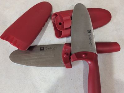 Twinny 2-Piece Stainless Steel Knife Set with Red Handles and Sheaths, Used