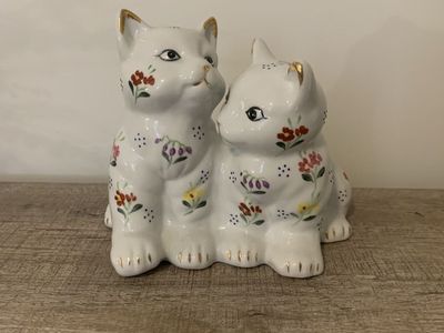 Beautiful Ceramic Kitten Statue