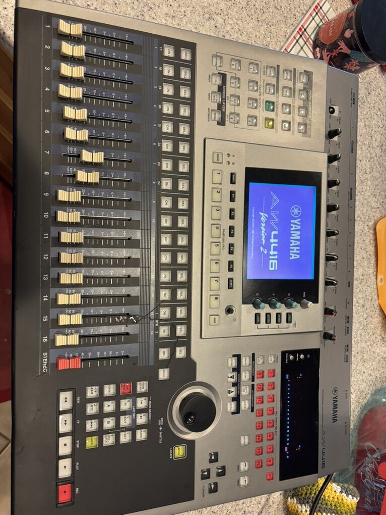 Yamaha Avv4416 Professional Audio Workstation