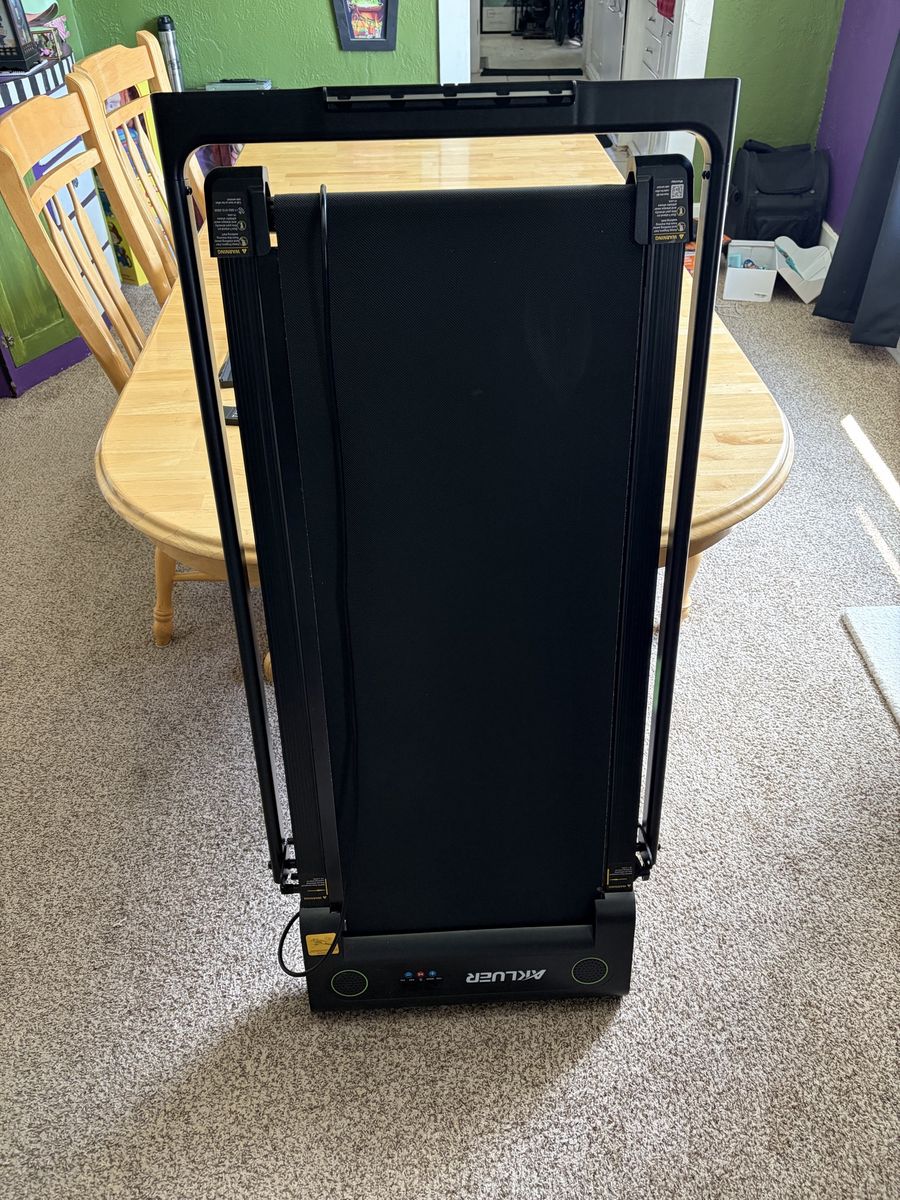 Standing desk treadmill